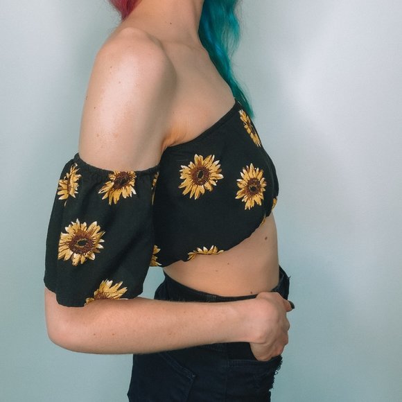 Sunflower Over The Shoulder Crop Top - Picture 6 of 6
